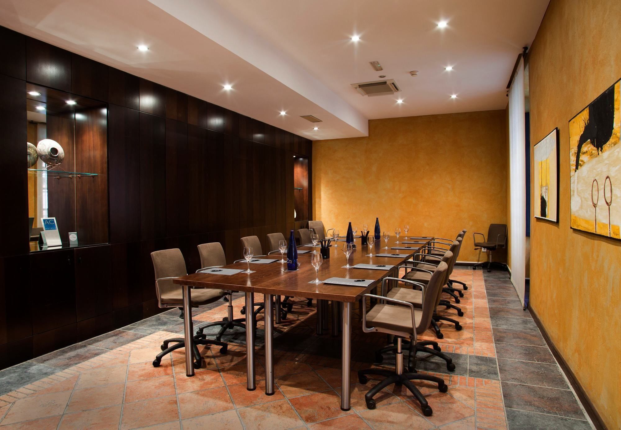 Ac Hotel Ciudad De Tudela By Marriott Бизнес фото